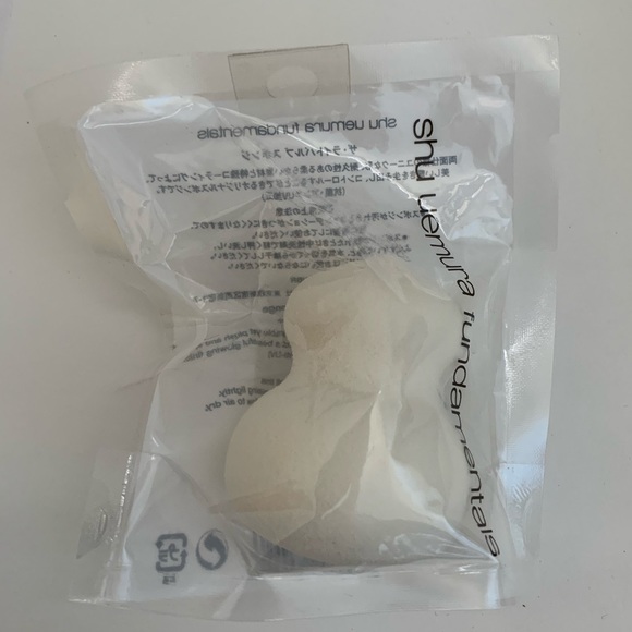 2 for $25 Shu Uemura - Lightbulb Sponge - Picture 1 of 2
